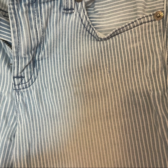 Toothpick Skinny Style Jeans with White Accents - Picture 7 of 8